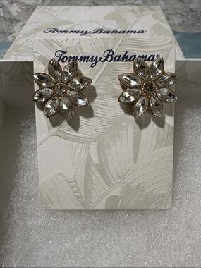 Brand new! Tommy Bahama Gold Tone Floral Crystal Stud Earrings - Clear